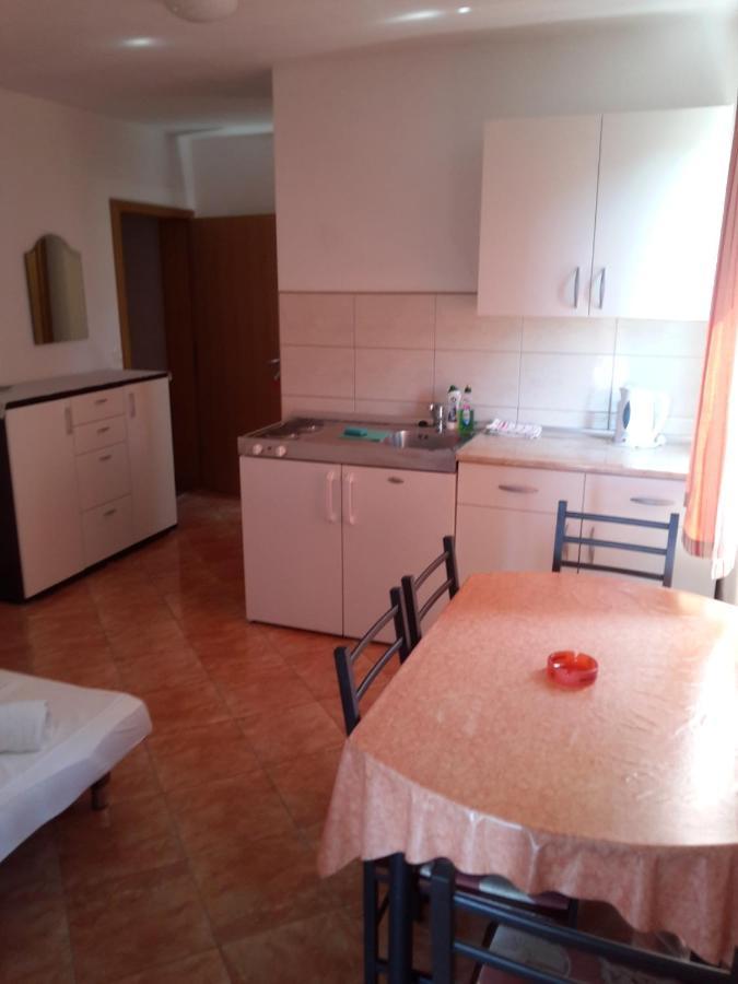 Apartments By The Sea Gradac, Makarska - 13681 Gradac (Split-Dalmatia) Exterior foto
