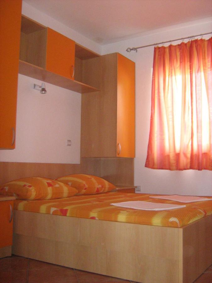 Apartments By The Sea Gradac, Makarska - 13681 Gradac (Split-Dalmatia) Exterior foto